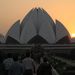 Lótusz Templom Delhiben naplementével