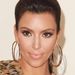 Kim Kardashian általában aranyszínnel emeli ki tekintetét.