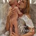 Vogue címlap 2011 decemberében: a csecsemő a legújabb kiegészítő
