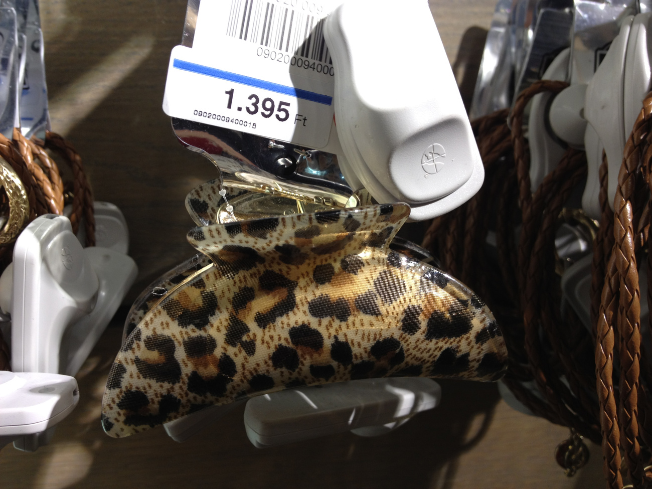 A pólókon pedig aranyos állatok cuki képei biztatnak vásárlásra, 4595 forintért