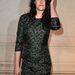 Kristen Stewart a 2012-es párizsi divathéten jelent meg fekete-szürke ocelotos ruhában: jó, mert nem mutat magából túl sokat (lábat villant, de dekoltázst nem), jó, mert illik a ruha a haj- és bőrszínéhez, és harmadszor is jó, mert csak egy állatos ruhadarab van rajta.