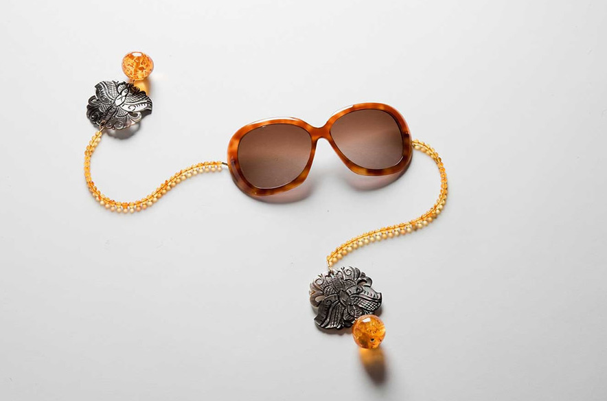 A Prada honlapja: ez mind Prada Baroque Minimal szemüveg, a híres nőknek több is van