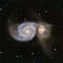 Az M51 katalógusjelű objektum, az Örvény galaxis érdekes formájú spirálgalaxis, amelyet a vele éppen összeolvadó kisebb galaxis gravitációs hatása okoz. A galaxis a Vadászebek csillagképben található nem messze a Göncölszekér rúdjától. A távolsága kb. 25 millió fényév 