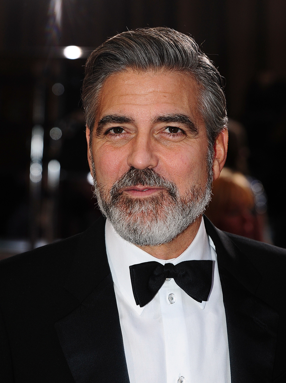 Bár jól áll George Clooney-nak az arcszőrzet,  de azért éveket letagadhatna nélküle.
