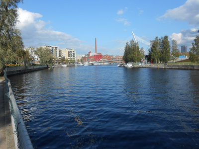 Tampere a vizek városa, két nagy tó, egy folyó és nagy erdőségek jellemzik. A levegő kristálytiszta.