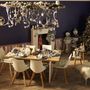 Farmerkék és világoszöld színekben megálmodott asztali és karácsonyfa dekorációk skandináv stílusban Fotó: Auchan