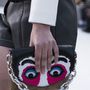 Kabuki-szemes táska a Louis Vuitton kollekciójában.