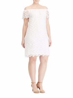 A Lauren by Ralph Lauren már leárazást tart Amerikában, ezért 46.50 dollárért, kb.12.899 forintért elvihető ez a csinos csipke ruha.



