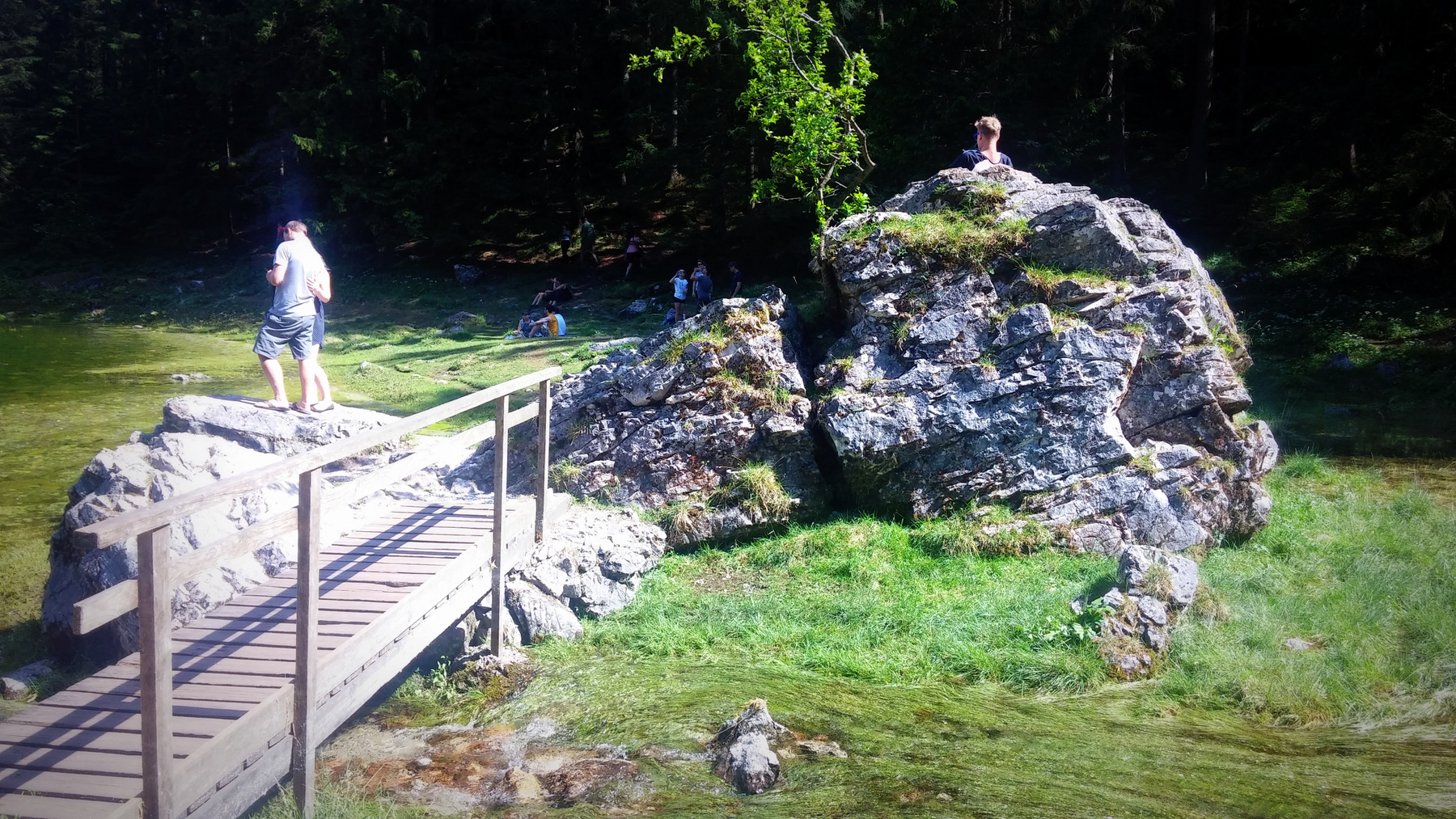 Ez az a híd amit a videókon a víz alatt lehet látni
