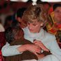 Az árvák és betegek hercegnője: 1996-ban a pakisztáni Lahore-ban nem bírta ki sírás nélkül Diana egy beteg gyermek láttán. 