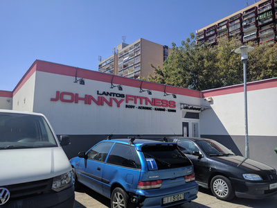 Lantos Johnny Fitness: szabadsúlyok szép rendben