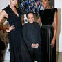 Naomi Campbellel és Karlie Klossal utolsó bemutatóján a júliusi haute couture divathéten Párizsban.

