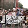 1981, Budapest XIV. Hősök tere, háttérben a Műcsarnok. Iraki diákok.