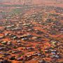 Niger fővárosában, Niameyben a természetes vizek szennyezettsége az egyik legnagyobb probléma. A város annyira „koszos”, hogy a lakosság átlagéletkora mindössze 35–36 év