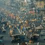 India fővárosa, Delhi már hosszú évek óta ott a világ legszennyezettebb városainak listáján. A járművek, a por, az ipari termelés és az avarégetés miatt szinte egész évben köd ül a városon 