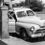 Az évszám 1960, és látható a taxitársaság telefonszáma is