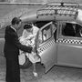 A fontos eseményekre megérte taxit hívni: 1958-ban esküvőjére érkezett így egy pár