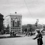 Nem maradt vörös csillag nélkül a Deák Ferenc tér sem, amelyről frissiben, 1950-ben már készült is egy felvétel

