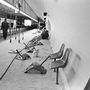 Már majdnem készen áll a Margit hídnál található HÉV-állomás 1972-ben. Ismerősek a székek? Nem véletlen!