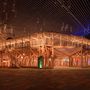 A New York-i építész, David Rockwell egy bonyolult szerkezetű, megvilágítható favázas pop-up színházat tervezett az online ismeretterjesztő előadásairól ismert non-profit média csoport, a TED (Technology, Entertainment, Design) megbízásából.