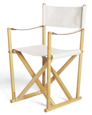 Pierre Paulin a 80-as évek elején gondolta újra a klasszikus X formát. A felturbózott változatot, feketére festett bükkfából, bőr háttámlával dobta piacra 'Curule Chair' néven. A Lignet-Roset üzleteiben 367,950 forintot kérnek egy ilyen székért, ami natúr bükk árnyalatban is berendelhetünk, ha akarunk.

