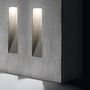 “A kifinomult design és LED-es kültéri fény esztétikailag ötvözi a fényt és az építészetet”- mondja a milánói Simes beton homlokzatba süllyesztett világítójáról a zsűri.