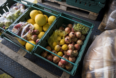 Az Élelmiszerbank működése hatékony, 1 forintnyi működési költségből 30 forintnyi élelmiszert juttatnak el a rászorulókhoz. 