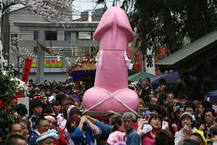 Fotósorozat - Így zajlott az éves japán péniszfesztivál - Humen Online
