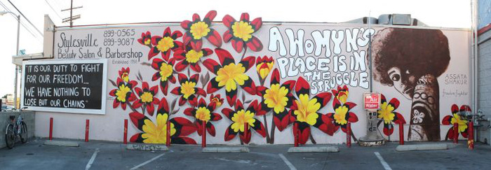 Thrasbird Renee Gagno falfestménye Kaliforniában.

