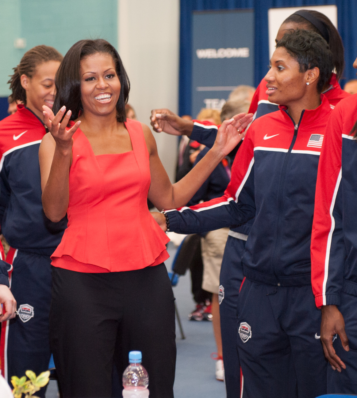 Michelle Obama így köszönti az USA olimpiai csapatát Londonban.