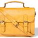 A sárga nem kifejezetten téli szín, de vidám: Reserved táska, neten nem voltak fenn az árak, de az üzletben járva úgy láttuk, 10 ezer forint körül kaphatók a táskák.