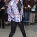 Rita Ora egy sportosabb téli szerelésben, napszemüvegben