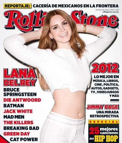 Lana Del Rey nevetgélős címlapja hasvillantással