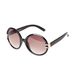 Hepburn féle napszemüveg a Stradivariusban 3595 forint.