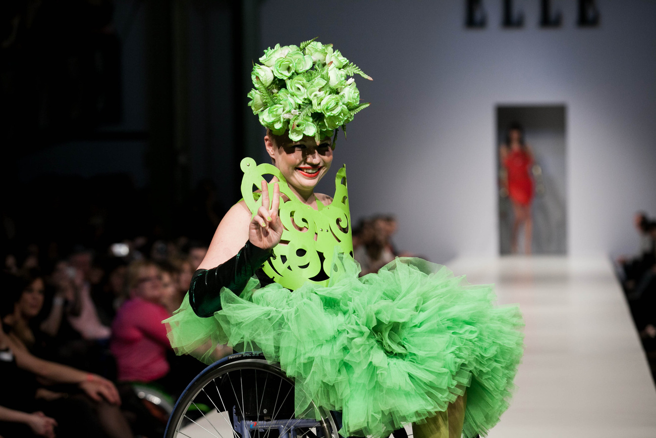 Zoób Kati Haute Couture-t visel Varga Katalin Eszter, a Miss Colours szépségverseny 2012-es győztese.