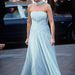 1987, május 15.: Cannes, hercegnőhöz illő babakék estélyi. Jó eséllyel Catherine Walker munkája, Walker ugyanis 1000-nél is több ruhát tervezett Dianának.