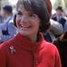 Jackie Kennedy Oleg Cassini egy gyapjúkosztümjét viselte, amikor 1961-ben Kanadába látogatott. 