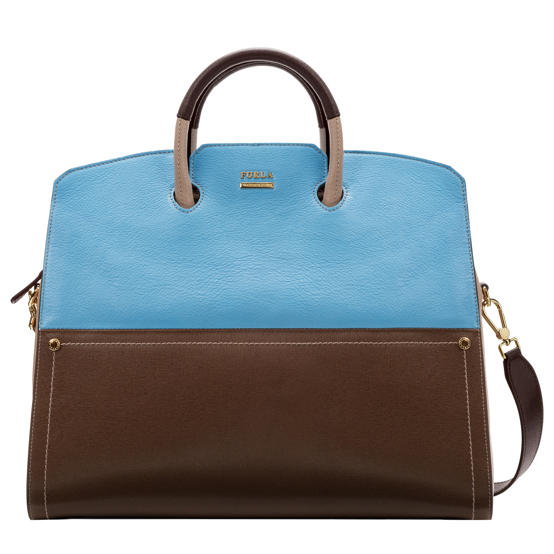 A Céline-ellátmánnyal sincs gond a luxusáruházban, pakoljon hitelkártyát. Egy uhyanilyen táska kék színben 447900 forint az Il Bacio di Stilében.