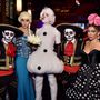 Victor Luna, Jesus Estrada Antonio Estrada és a tervezőnő, Irina Shabayeva az idei Halloween partin New Yorkban.