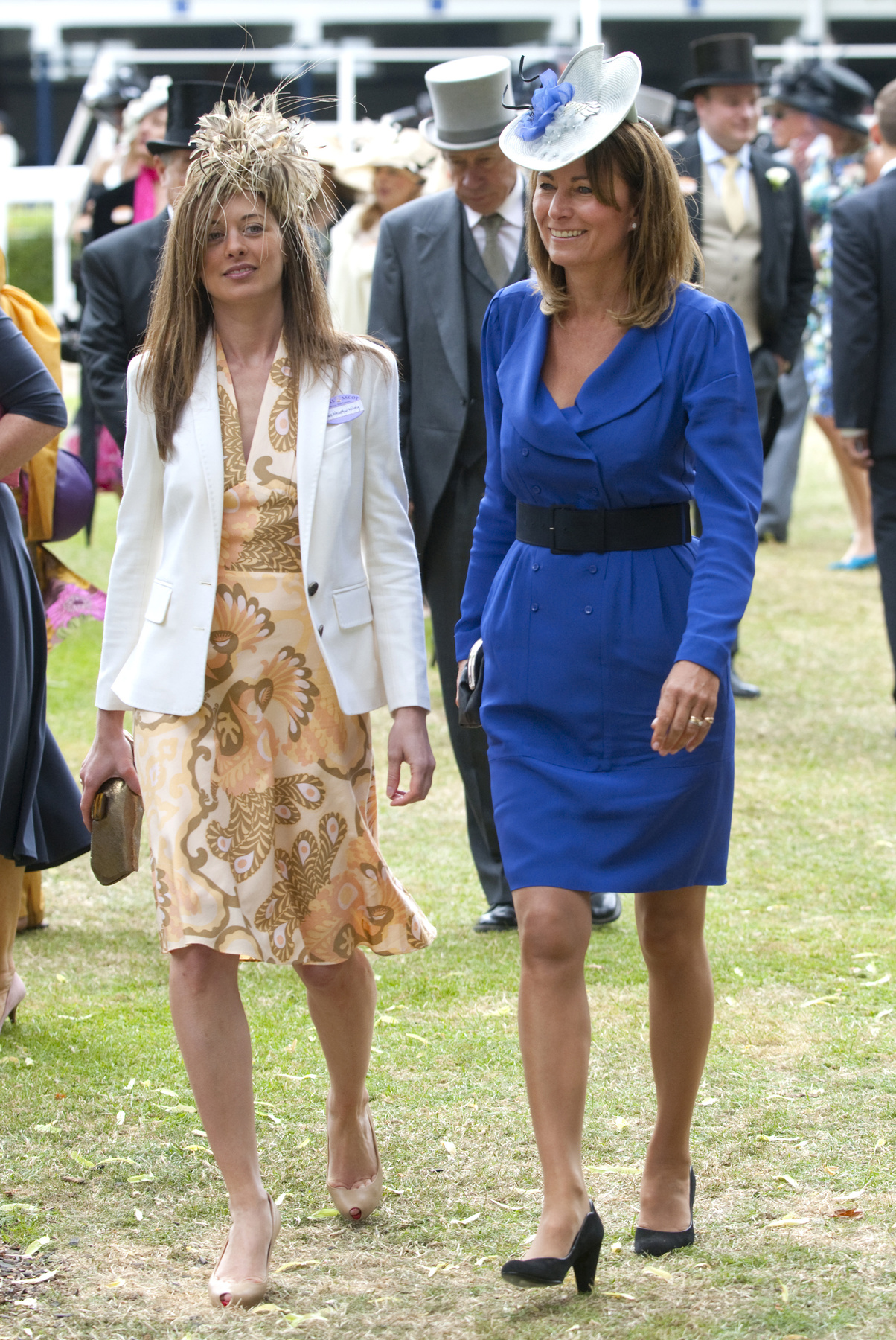 2005-ben Carole és Kate a Gatcombe parkban rendezett buliba, a Festival of British Eventing-re igyekszik.