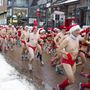 Torontóban december 13-án tartották meg a szokásos éves Santa Speedo Run-t, azaz a futóversenyt, ahol fürdőgatyában szaladnak a résztvevők. 