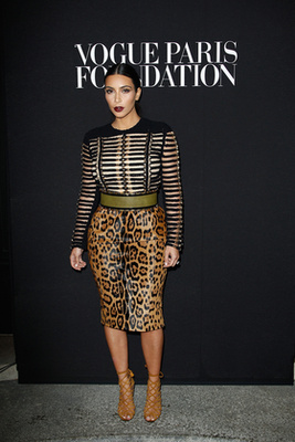 Ez a stílus a legjellemzőbb Kim Kardashianra. Talán 2015-ben kicsit érdekesebben fog öltözni.