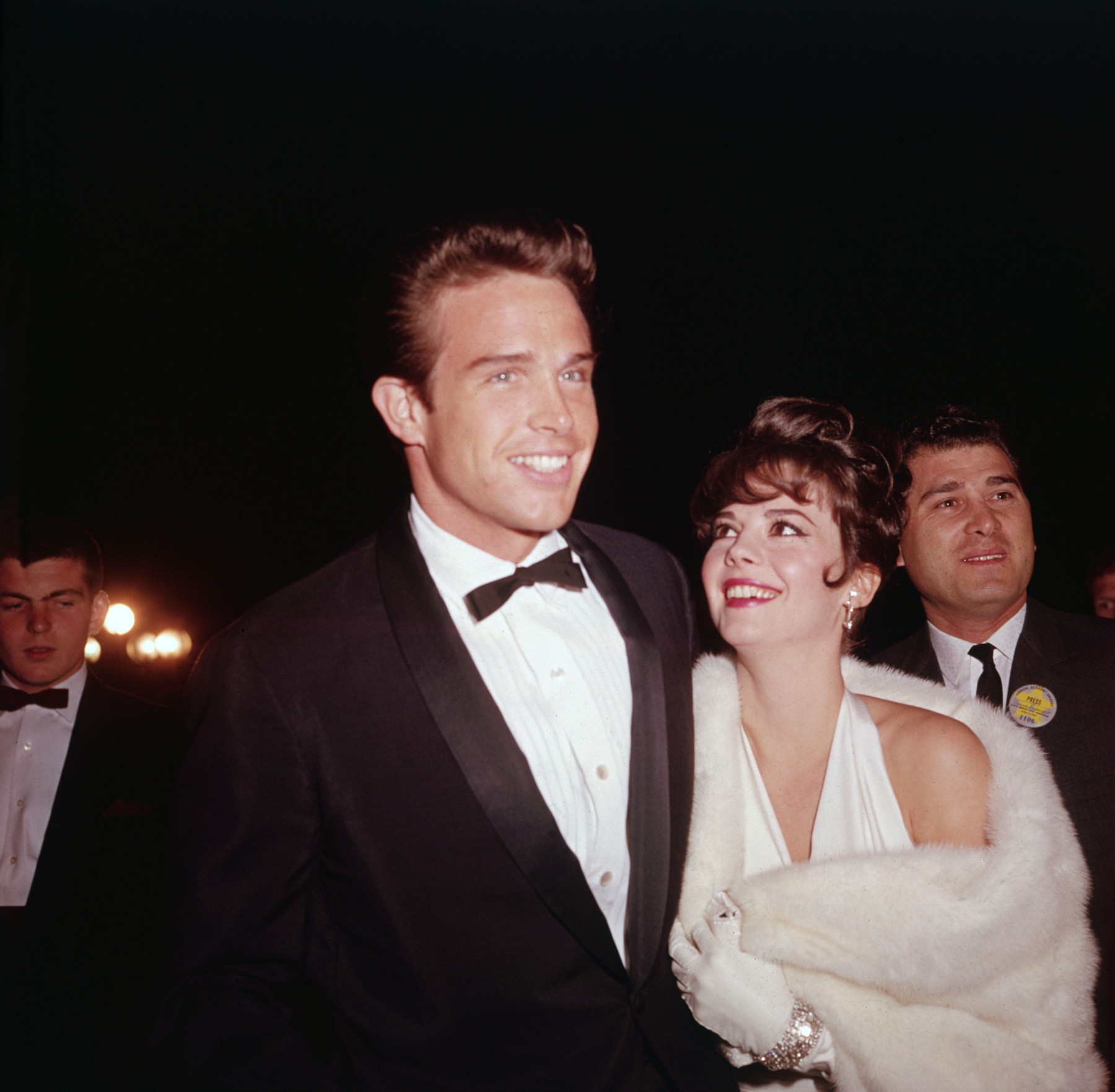Julia Robertsnek nem állt jól a kilencvenes évek. Ebben a semmilyen ruhában például 1990-ben kísérte el Kiefer Sutherlandet a 62. Oscar gálára.
