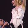 2. Madonna csúcsos melltartója