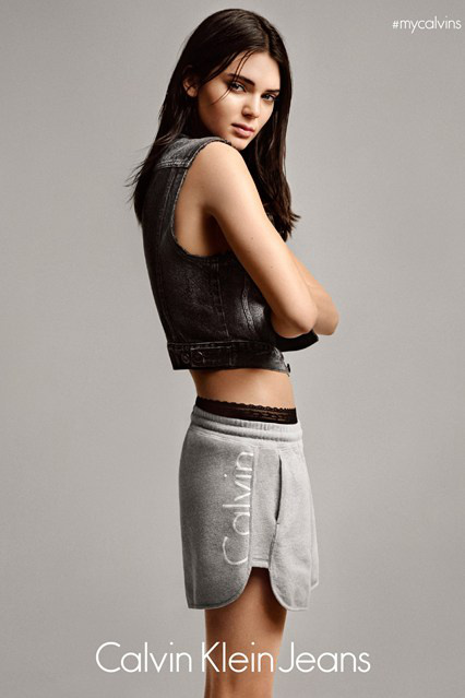 A 25 éves modell megfordult már a  Versace, D&G, Givenchy kampányaiban is.