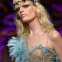 „Gyönyörű nimfának tűnnek a modellek” - állapította meg a Versace modellekről az ismert hajszobrász, Guido Palau. 