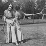 Teniszező sziámi ikrek a harmincas években Angliában.

