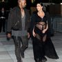 Kanye West nem beszélte le nejét az áttetsző kismama ruháról.

