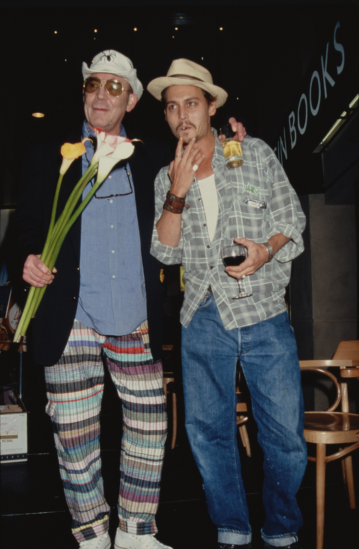 Vivienne Westwoodnak köszönhetően Johnny Depp 1997-es szettjét is viselhetjük a szezonban, ha akarjuk.