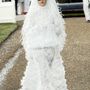 Szó szerint tetőtől-talpig csipkében vonult a napszemüveges menyasszony a Chanel 2007-es haute couture showján.
